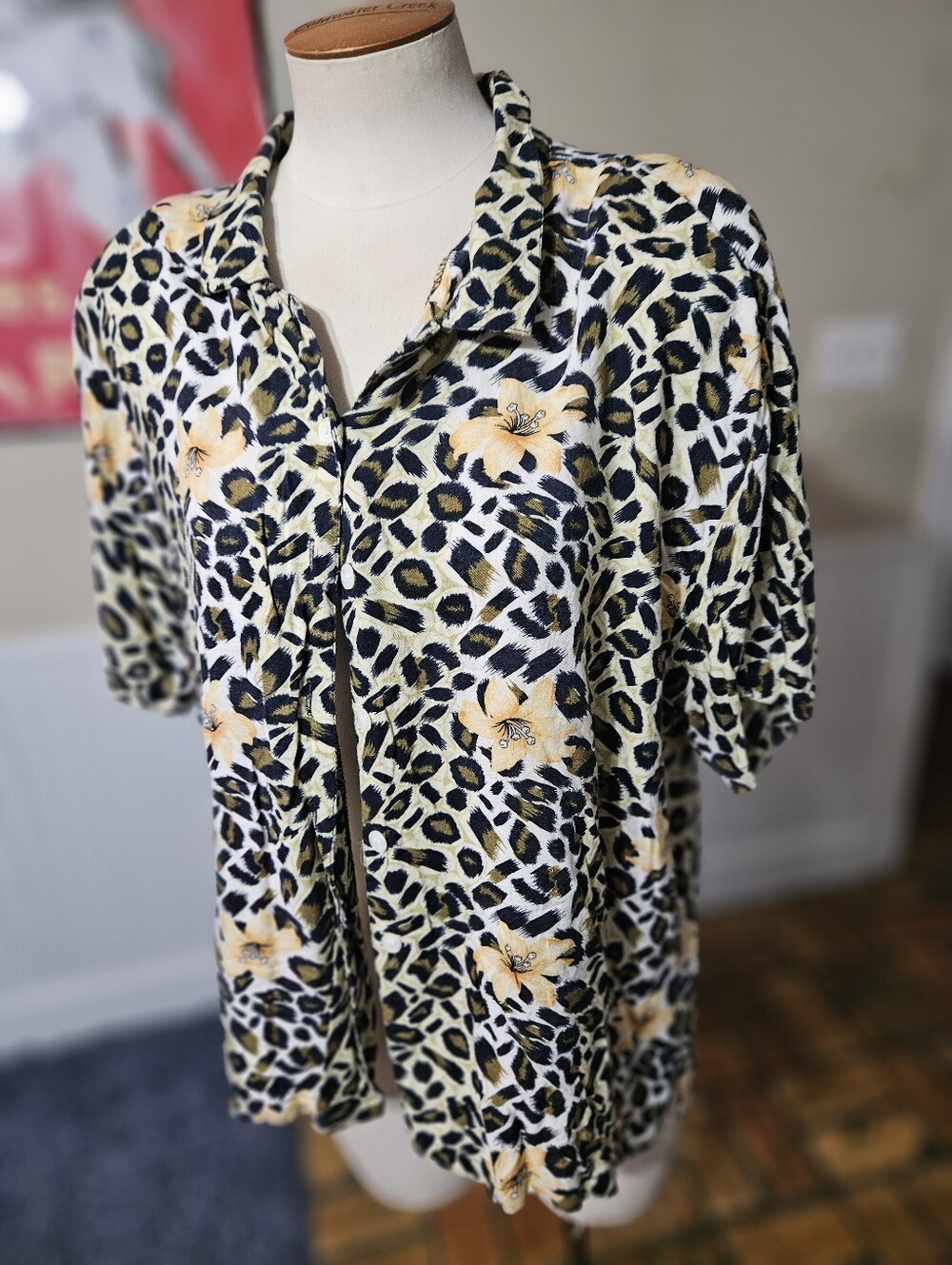 VTG Allyson Whitmore Leopard Print Hawaiian Rayon Shirt Large